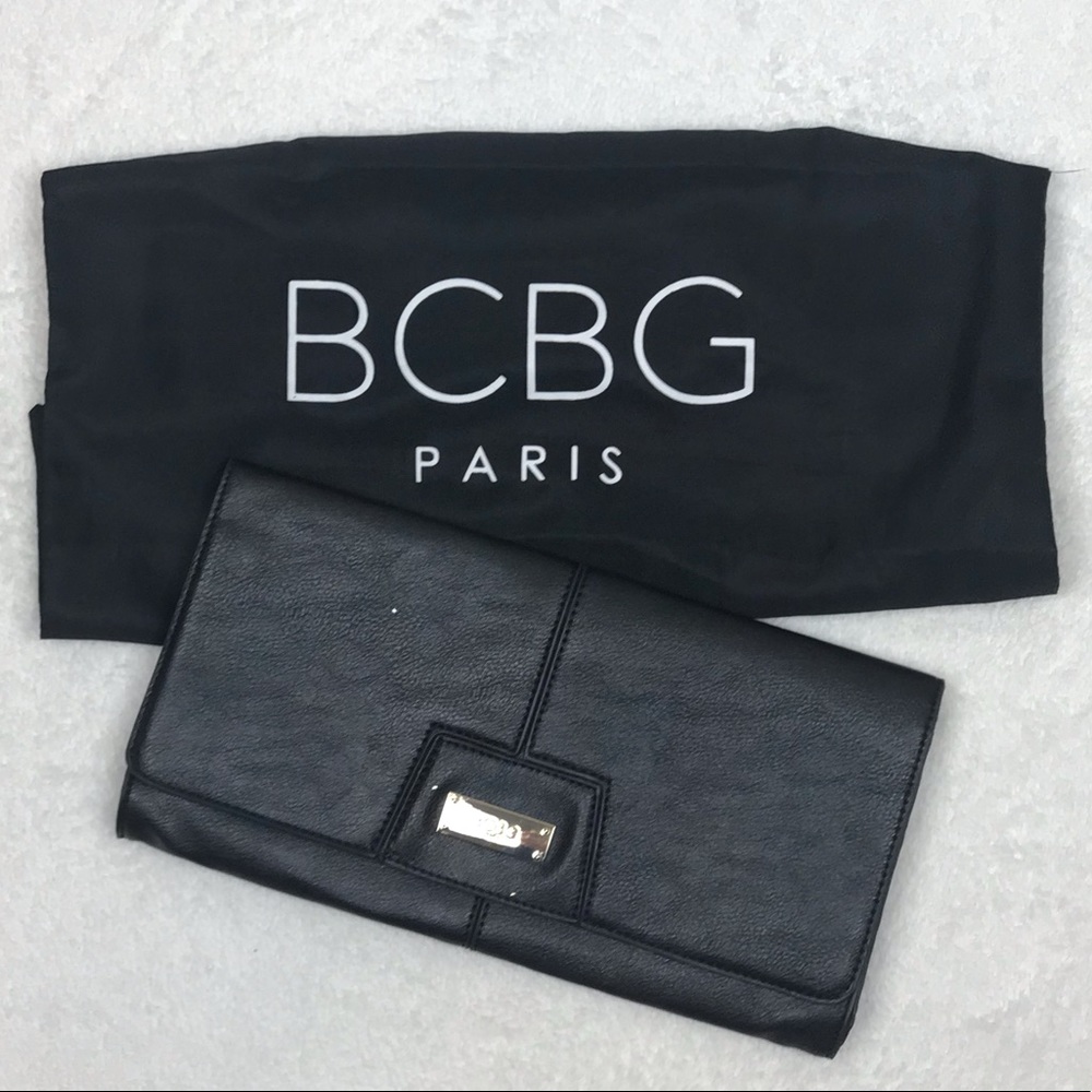 BCBG Paris Black Faux Leather Clutch w/ Metallic Flakes • EUC